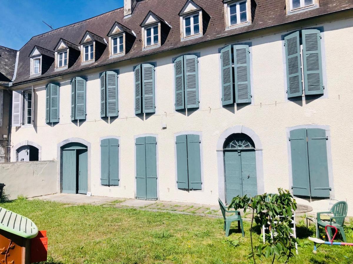 Une Maison De Famille Oloron-Sainte-Marie Exterior photo